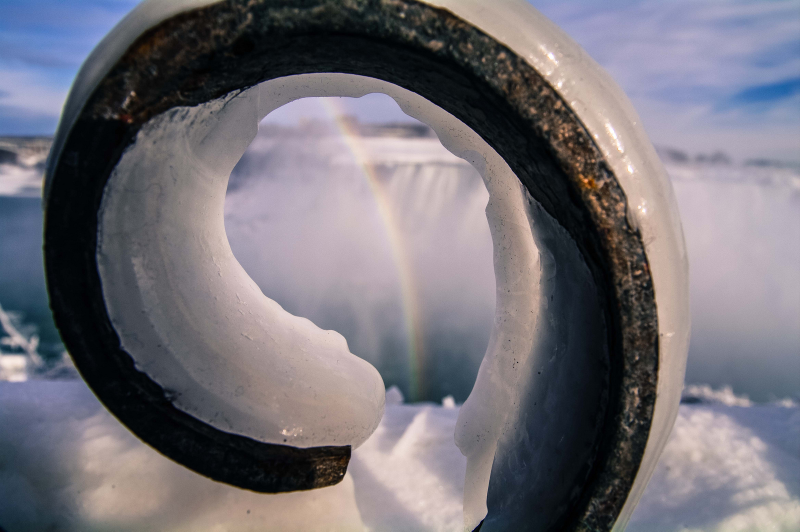 Illustration for article titled Niagara Falls Isn't Frozen—But It's Getting There, And It's Beautiful